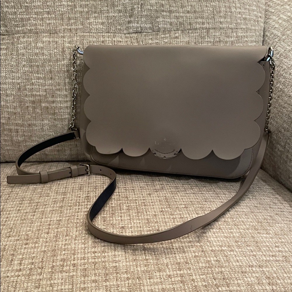 Kate Spade ♠️ Leather Elegant Gray Scalloped Crossbody Bag w/ Silver Chain, Flaw